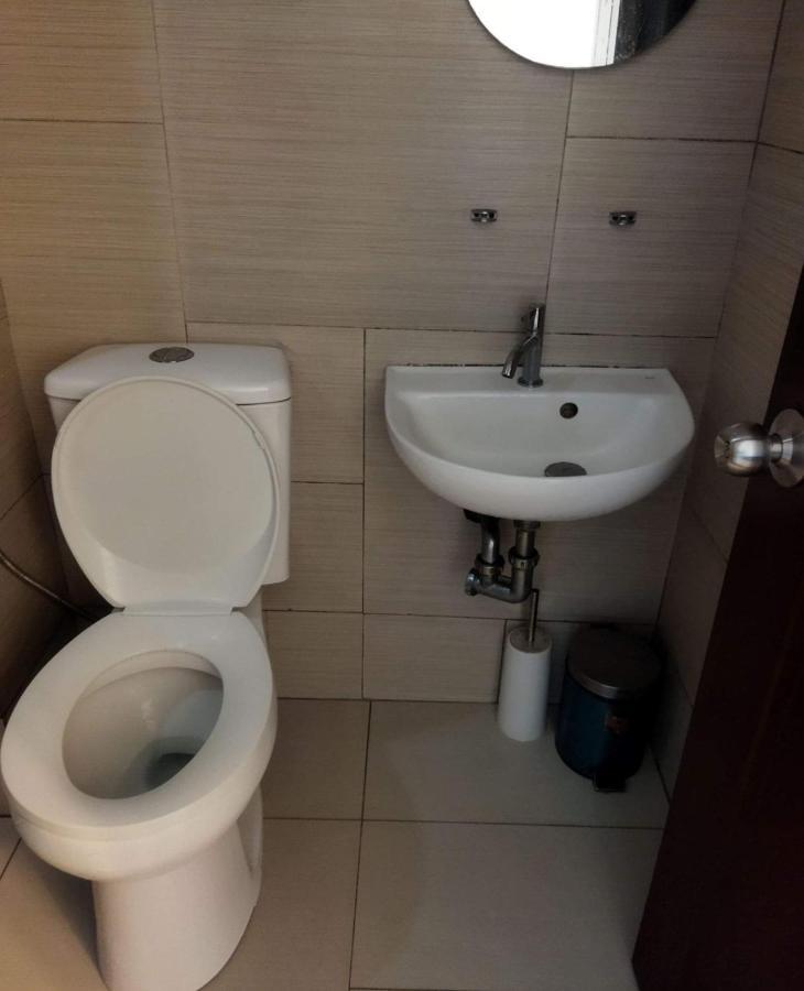 Room In Alabang Manila Exterior foto